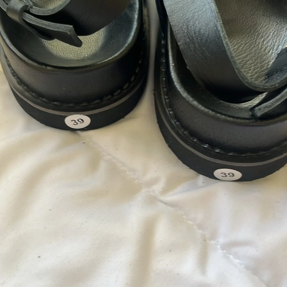 NWT Liberte Leather Capri Black Leather Sandals with Buckle. - Picture 14 of 14